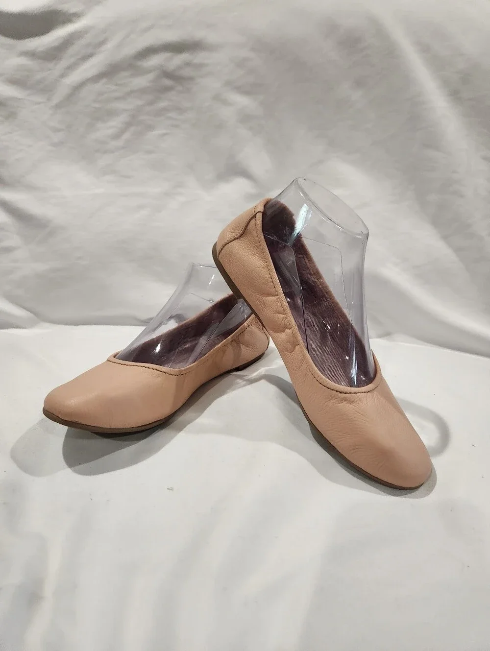 Minnetonka Anna Leather Ballet Flats In Blush Size 8